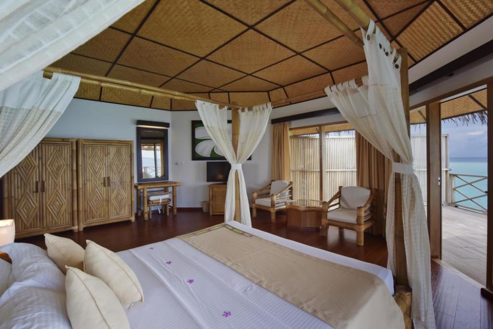 content/hotel/Angaga Island Resort/Accommodation/Superior Water Bungalow/AngagaIsland-Acc-SuperiorWaterBungalow-06.jpg